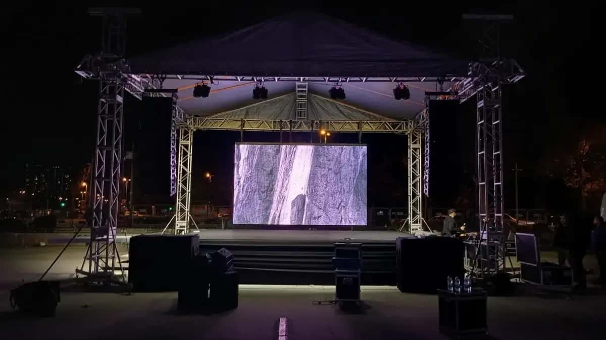 Advertising LED screen inside a shopping mall for high-traffic promotion