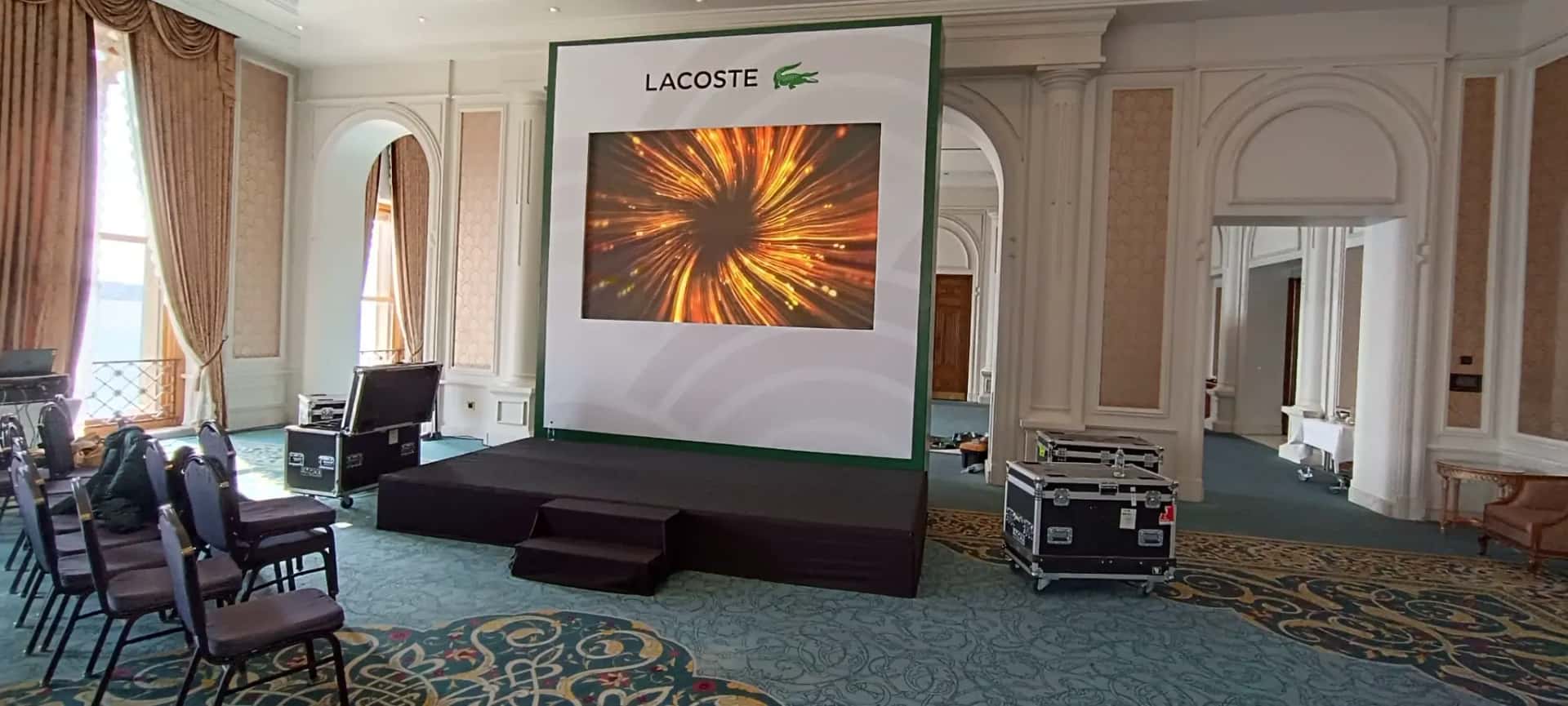 Mezuniyet Podyum Kurulumu