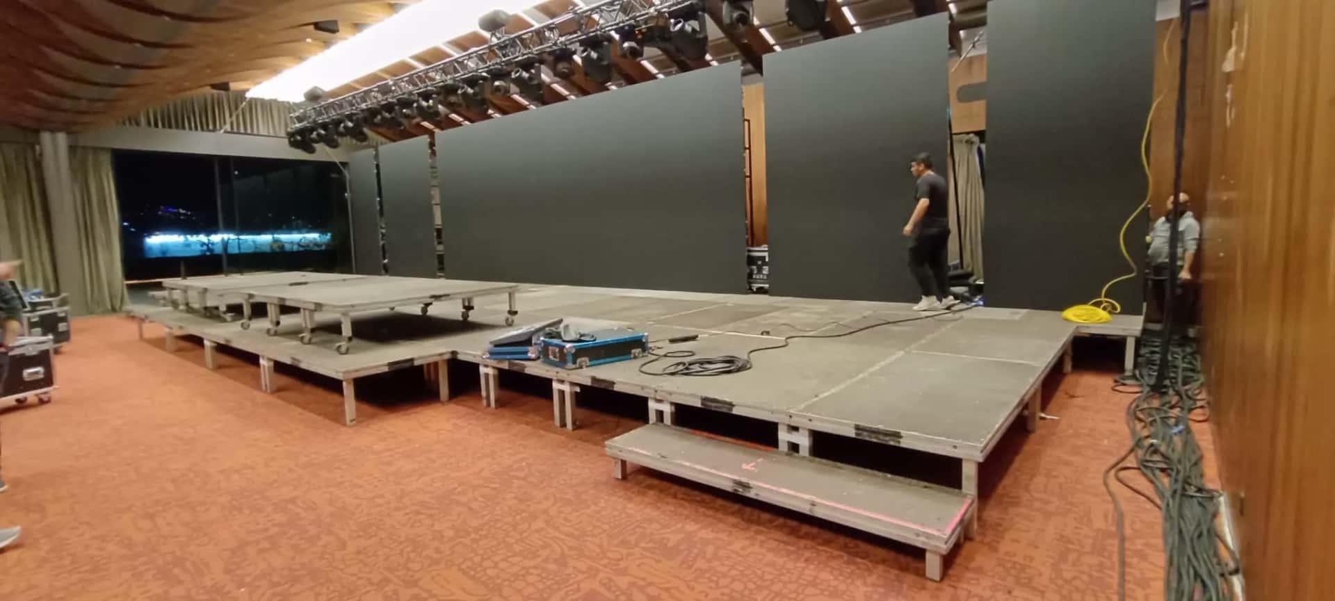 Sahneva podyum kiralama proje örneği 8