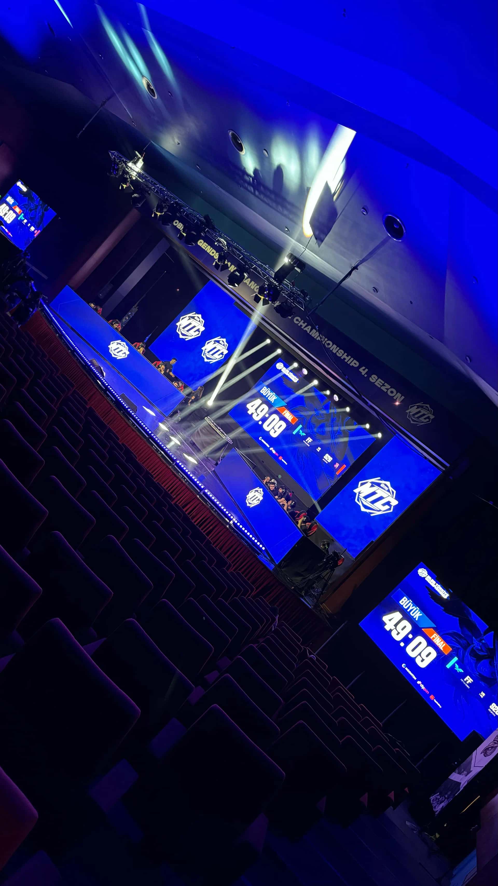 Nationwide stage rental service — professional equipment and crew