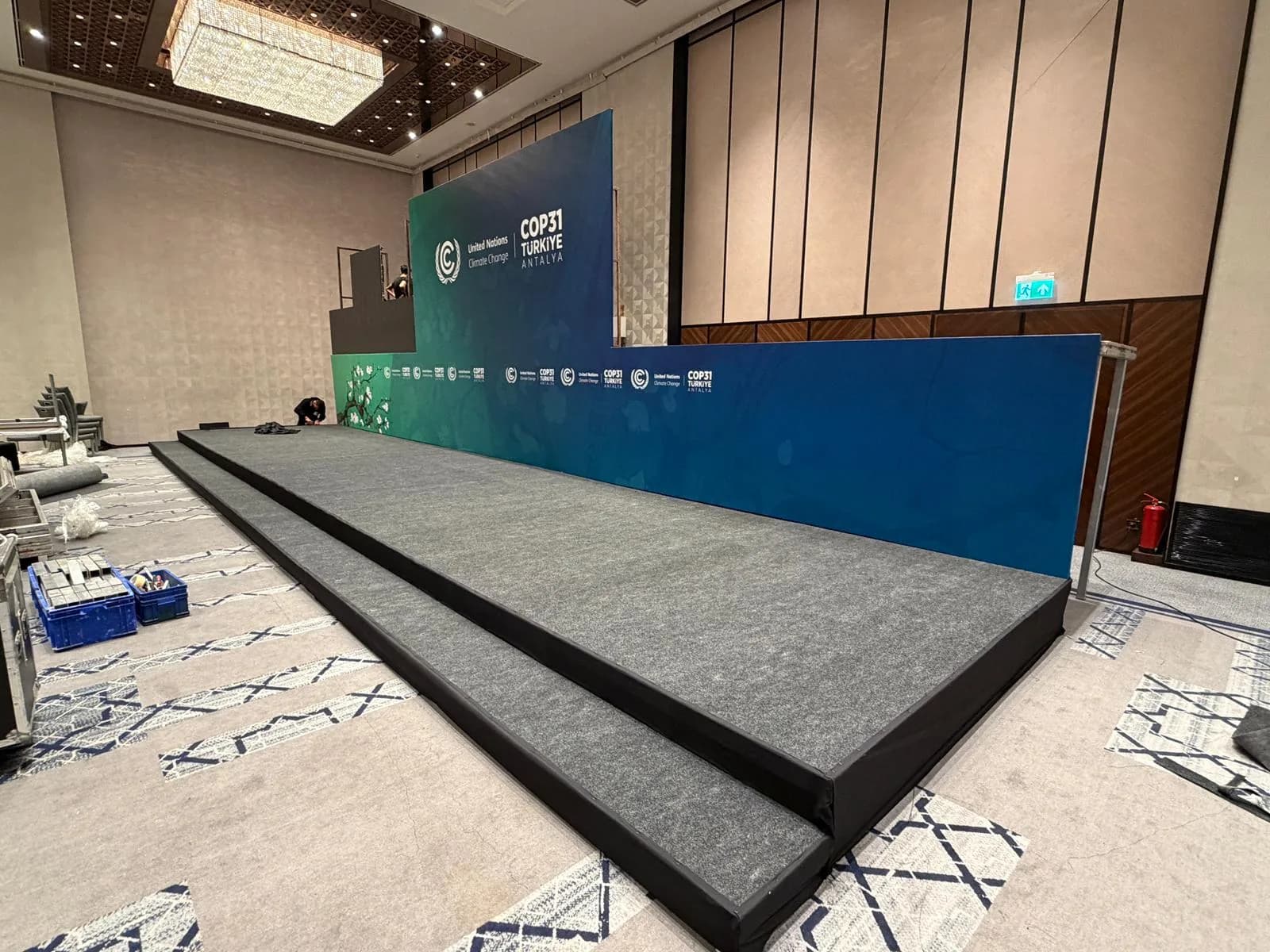 Sahne platform kurulumu — kurulum, güvenlik ve lojistik kontrol noktaları