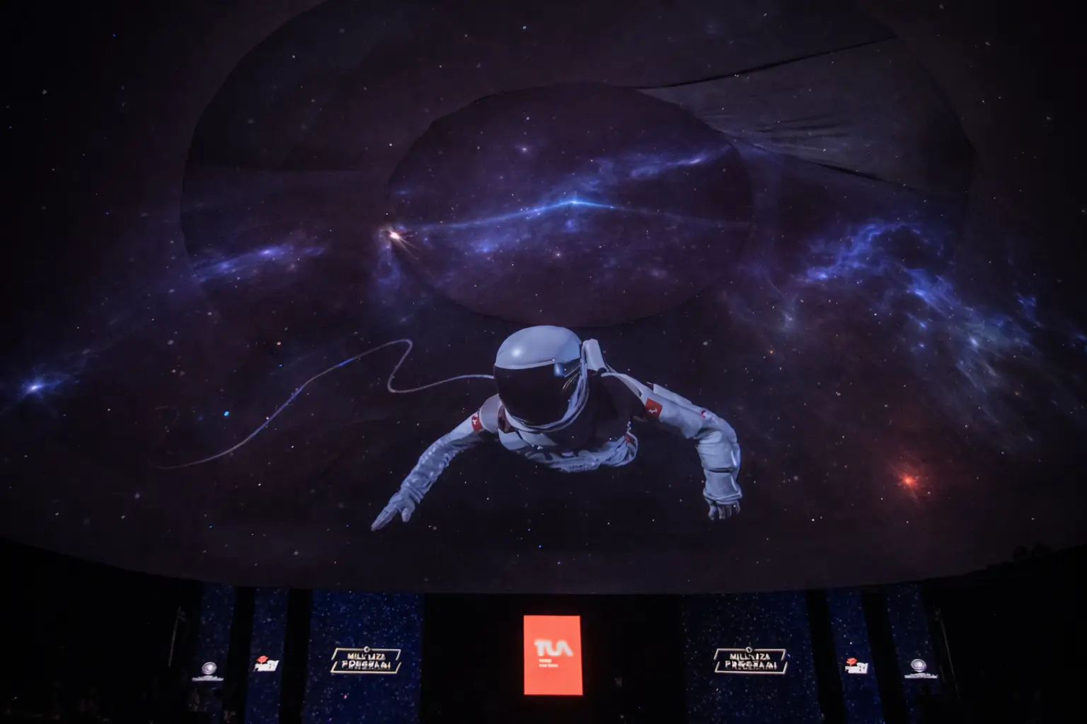 Pnömatik dome yapısı ve lazer mapping yüzeyi