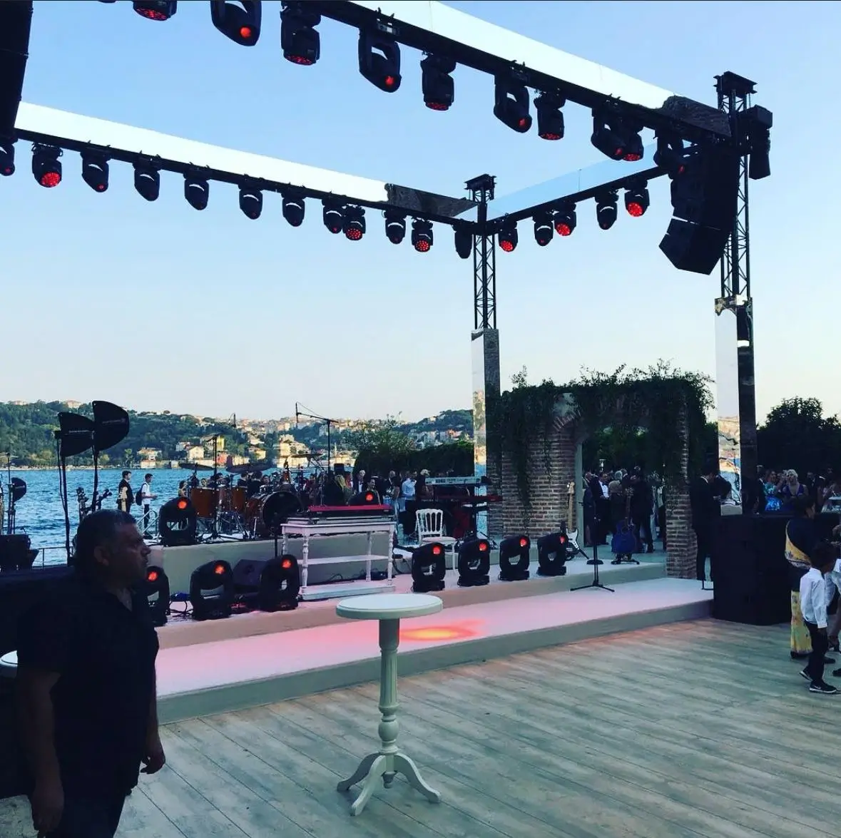 Neden Podyum Sahne Tercih Edilir?