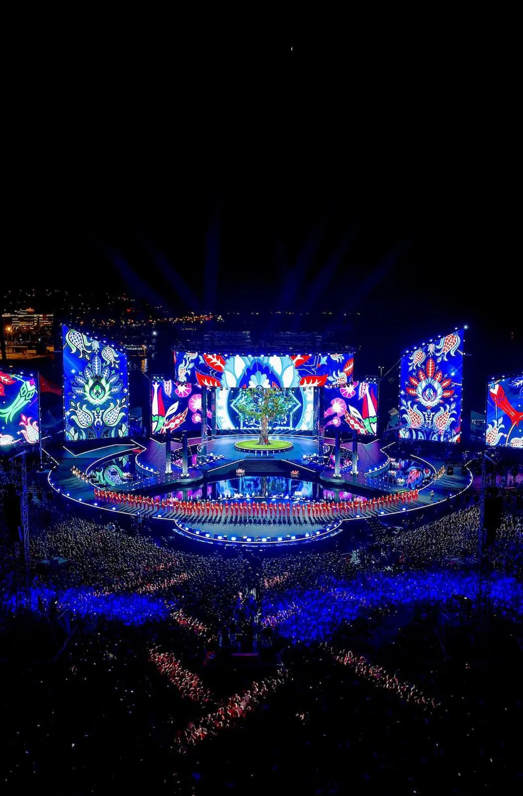 Outdoor truss stage structure for event production