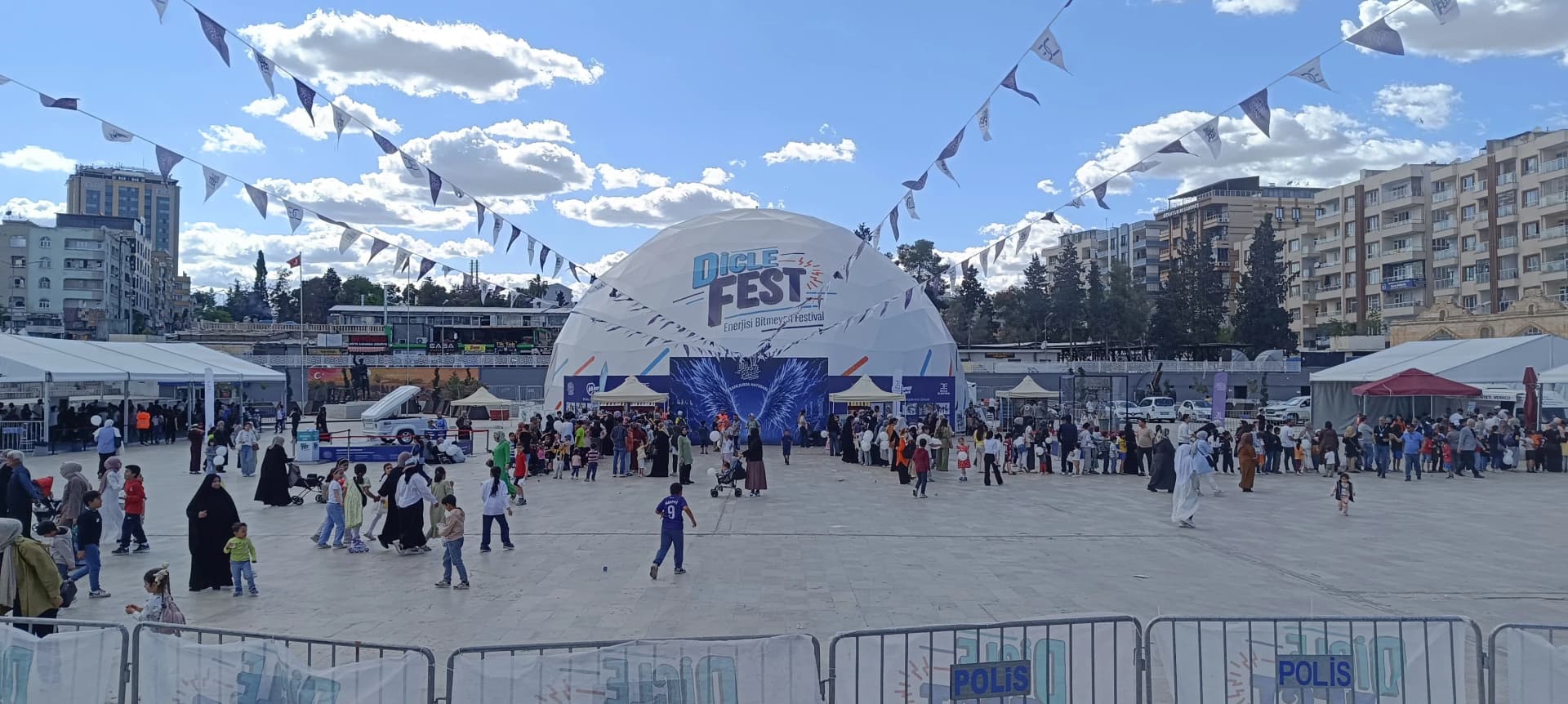 Topçu Meydanı DicleFest Şanlıurfa festival alanı ve çadır yerleşimi