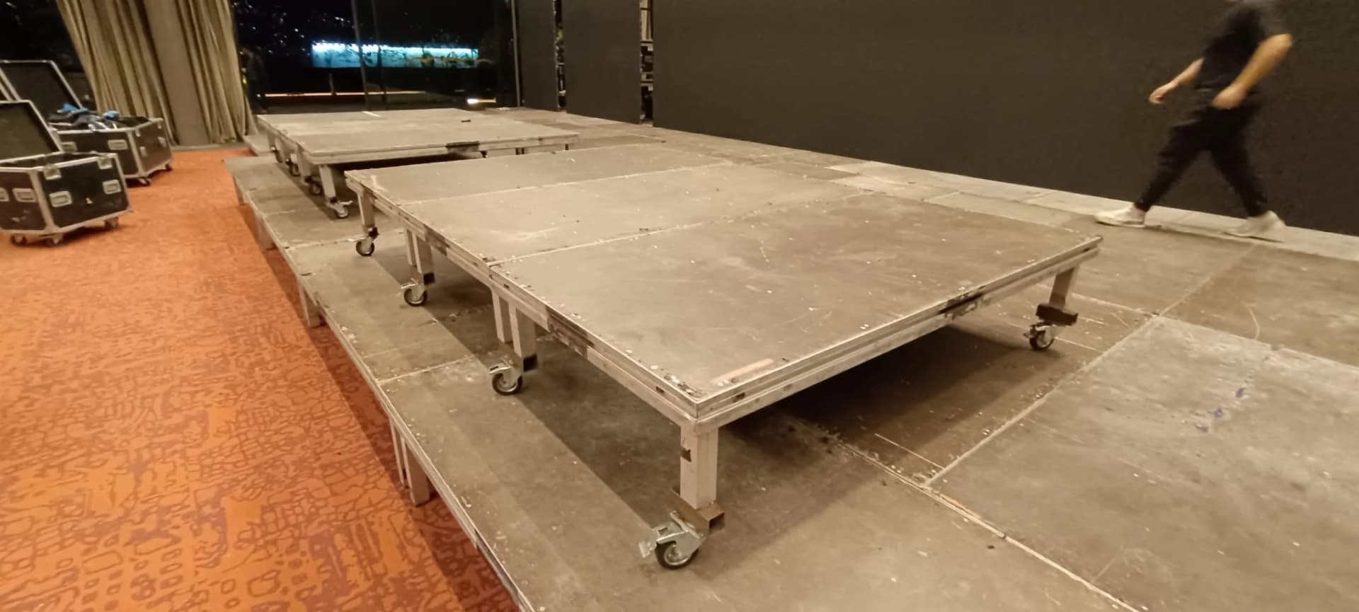 Tekerlekli riser yükseltici platform