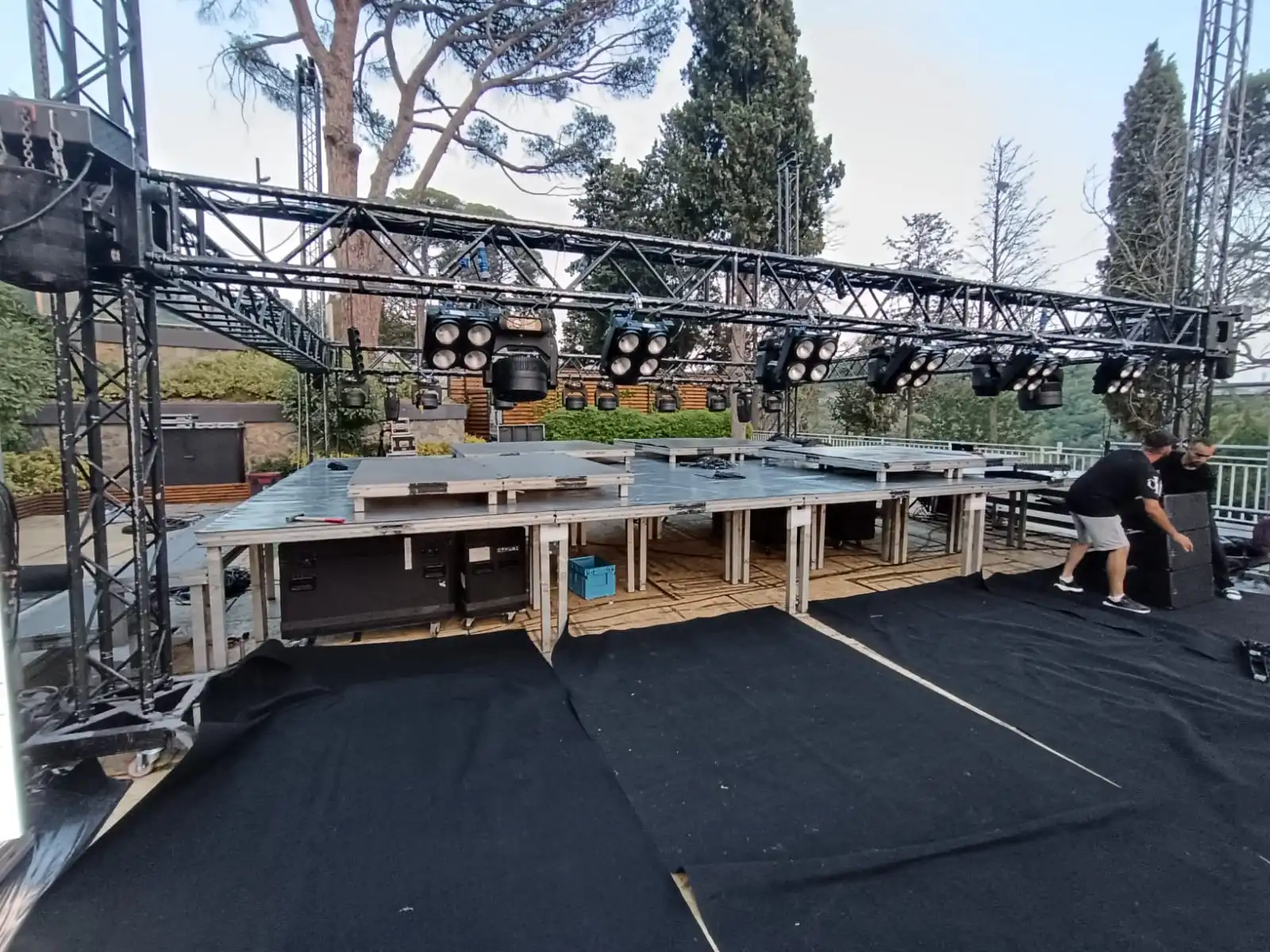 Truss system in trade fair stand upper construction