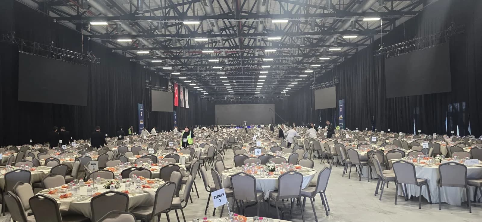 Millet Bahçesi Hangar Protokol Etkinliği Salon Düzeni Millet Bahçesi Hangar kapalı alan protokol etkinliği salon düzeni
