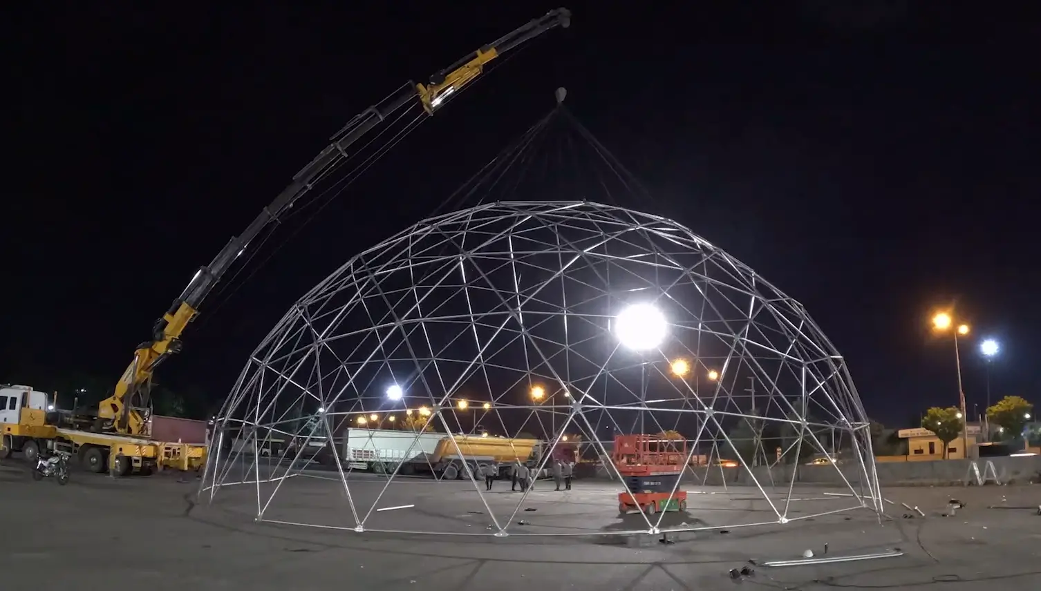 Dome tent installation process: modular assembly and fast operation
