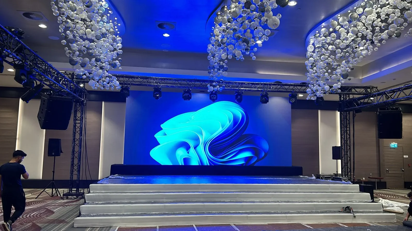 Professional LED screen installation – concert stage with a large LED wall and visual show