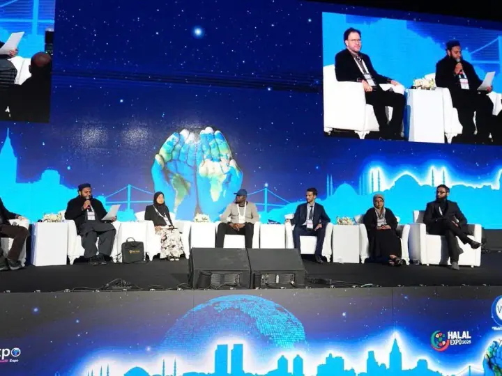 Kurumsal lansman için LED panel ve sahne prodüksiyonu