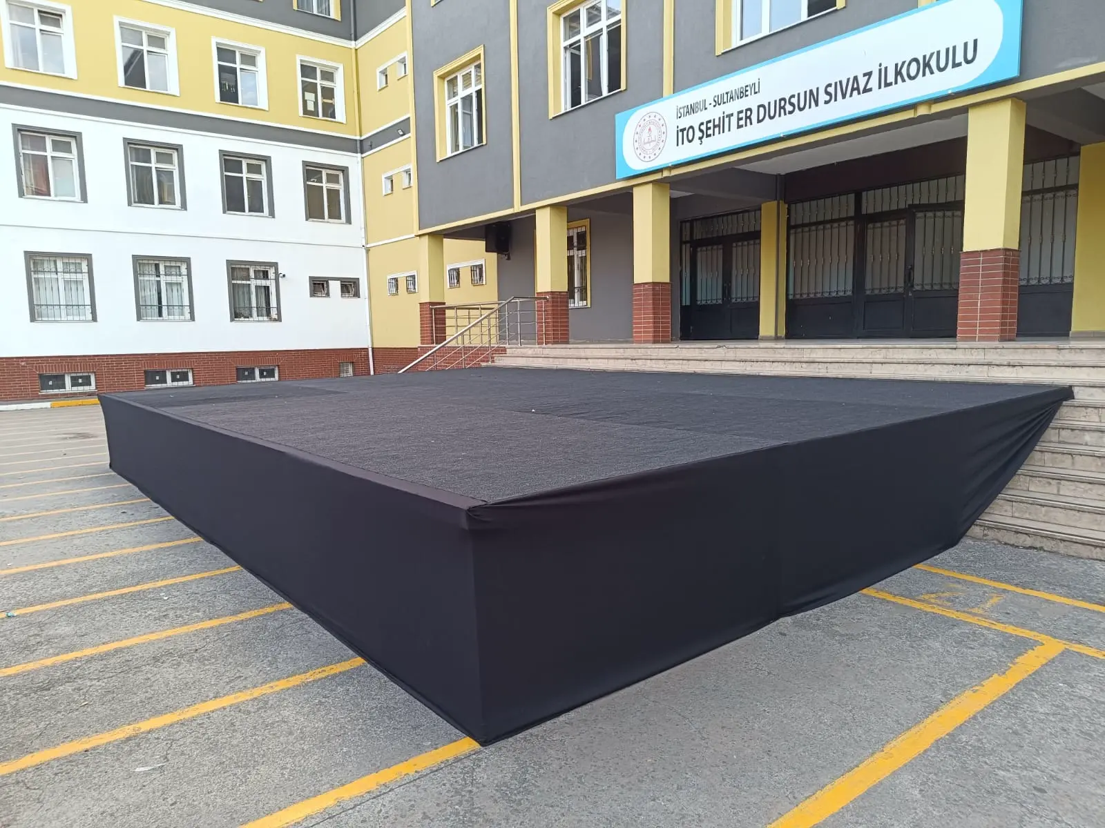 Profesyonel podyum kurulum projesi - Sahneva