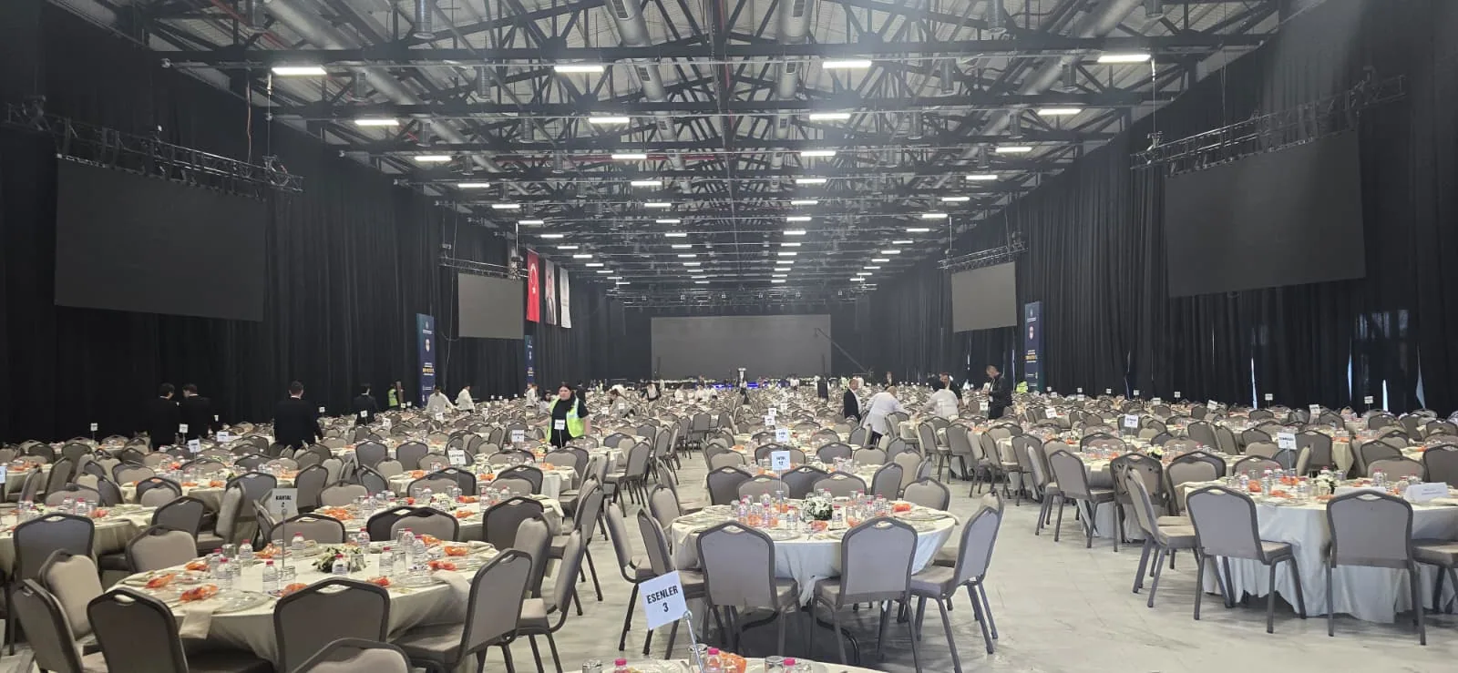 Millet Bahçesi Hangar Protokol Etkinliği Salon Düzeni Millet Bahçesi Hangar kapalı alan protokol etkinliği salon düzeni