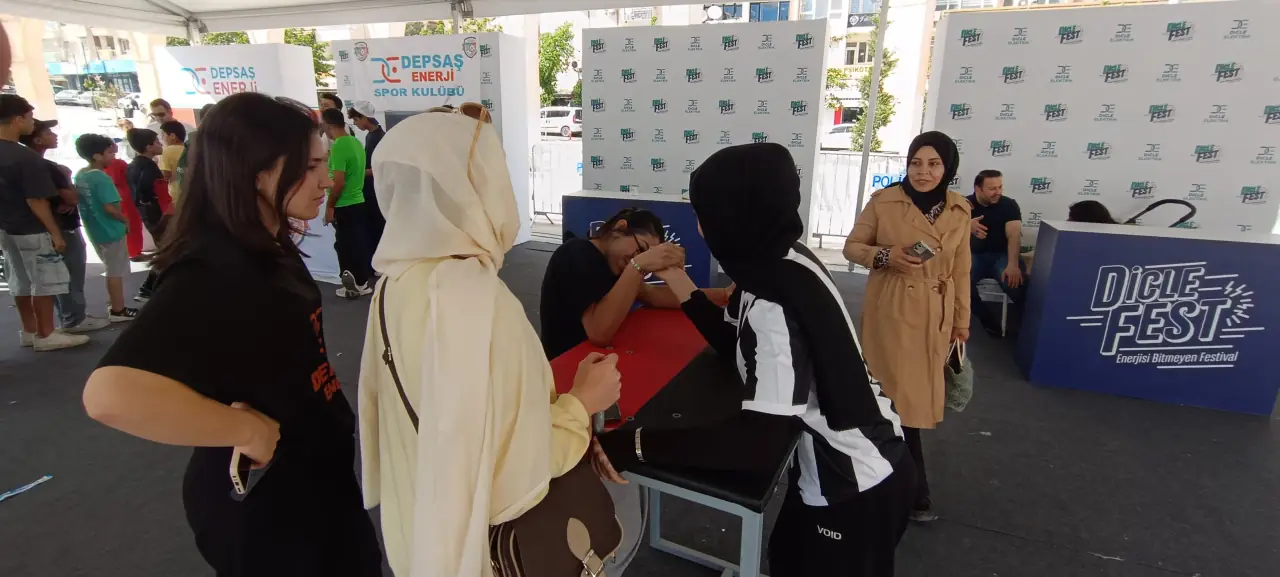DicleFest Şanlıurfa Dekor ve Fotoğraf Alanı DicleFest Şanlıurfa dekor ve fotoğraf alanı marka deneyimi