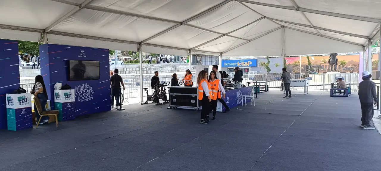 DicleFest Şanlıurfa Etkinlik Çadırı İç Alan DicleFest Şanlıurfa etkinlik çadırı iç alan düzeni