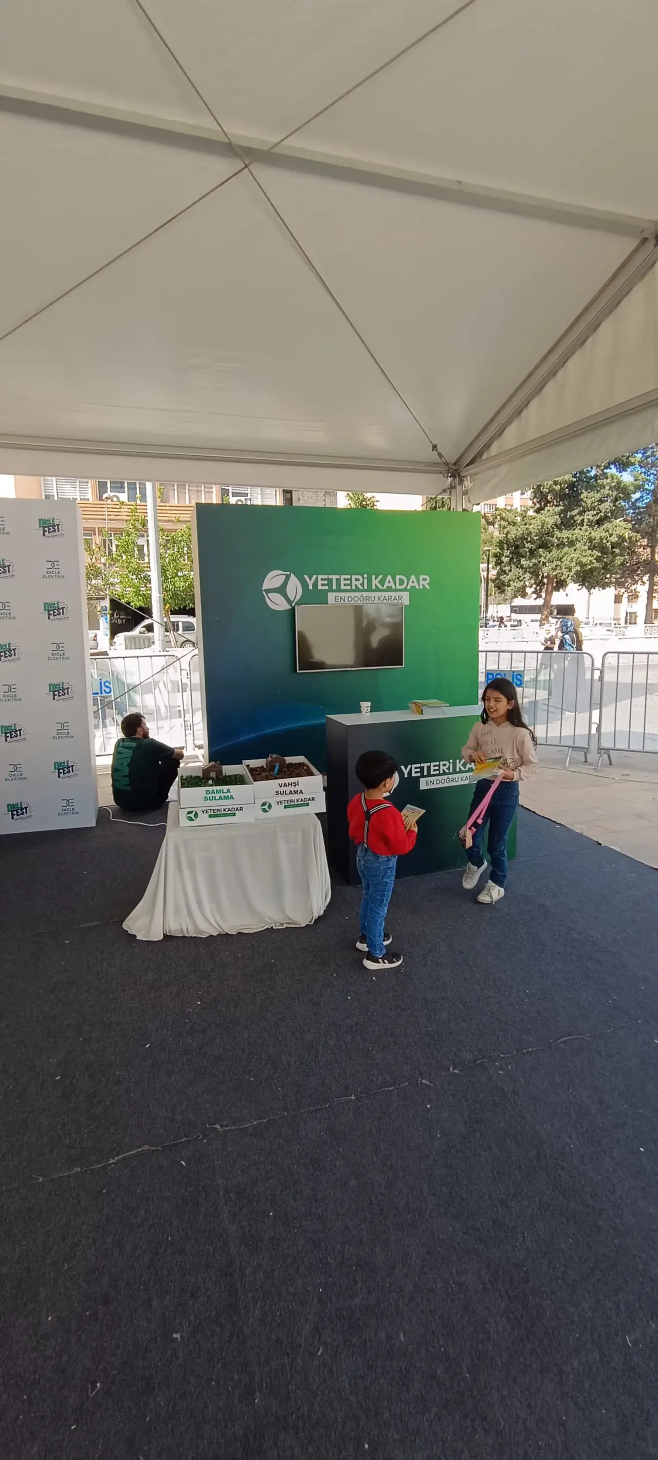 DicleFest Şanlıurfa Marka Deneyim Noktası DicleFest Şanlıurfa marka deneyim noktası ve dekor kurulumu