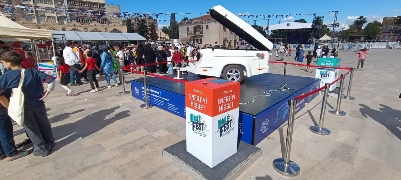 DicleFest Şanlıurfa Masa Tenisi Aktivite Alanı DicleFest Şanlıurfa masa tenisi aktivite alanı ve ziyaretçi deneyimi