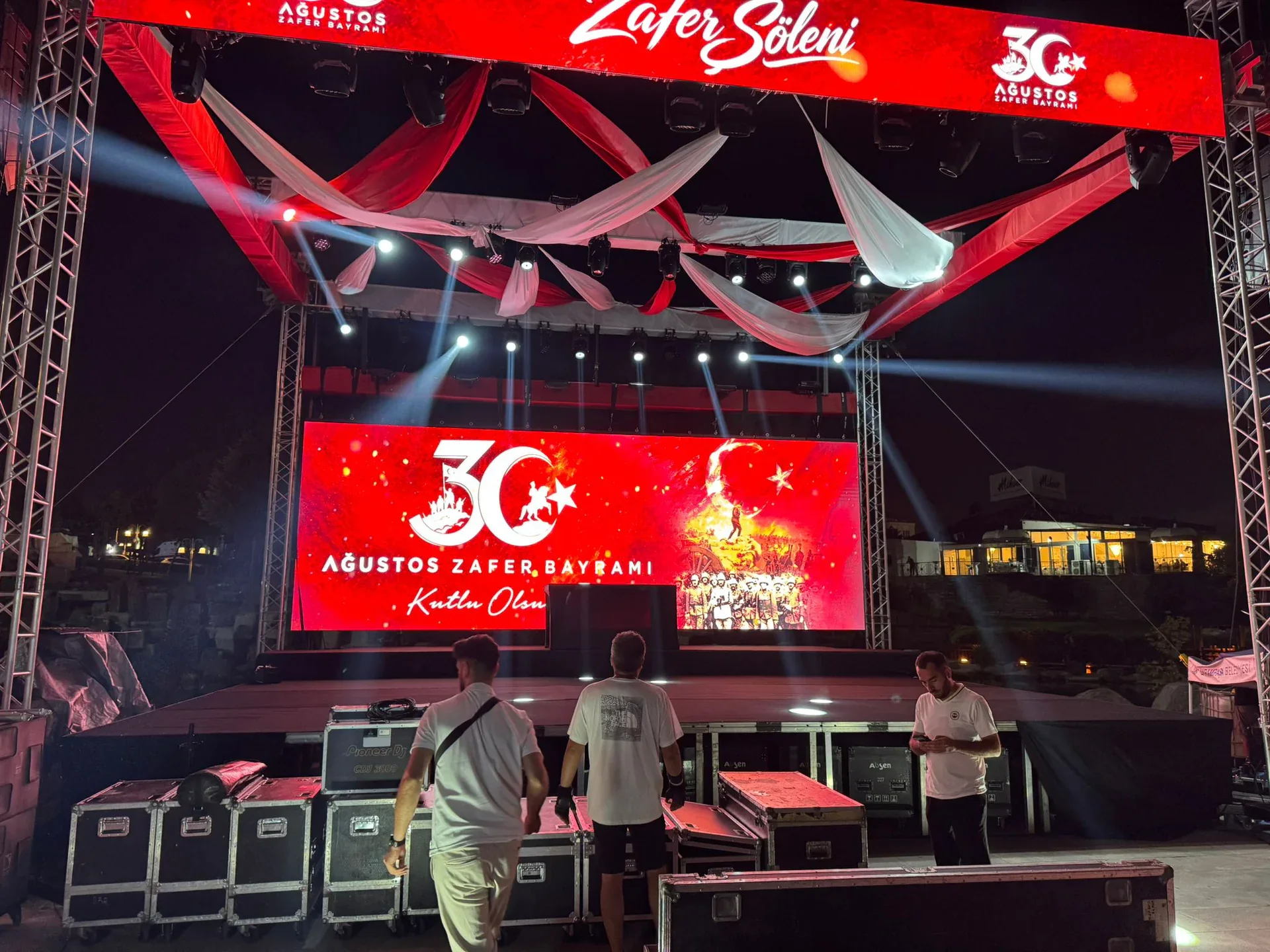 Main stage, LED screen, upper LED banner and lighting installed for Victory Day at Bayrampaşa Adapark